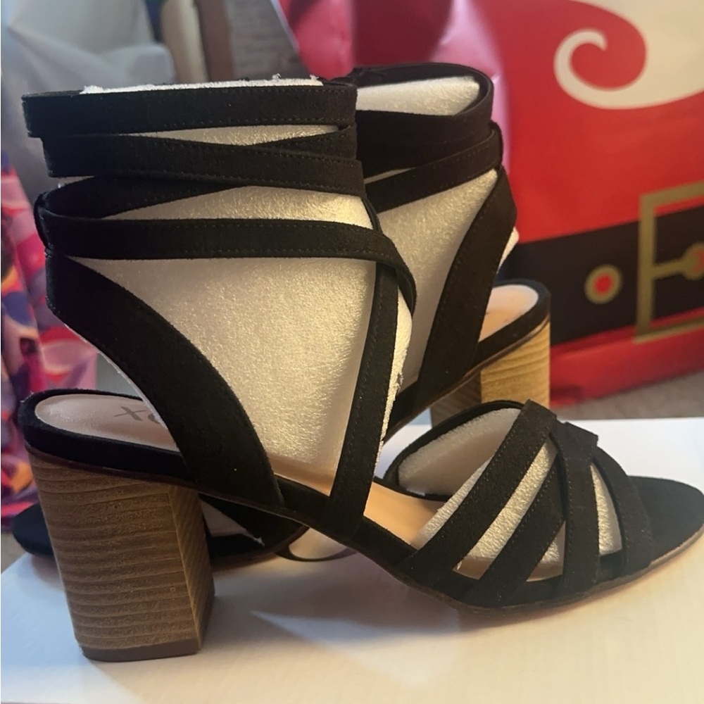 Elegant Black Strappy Block Heel Sandals
